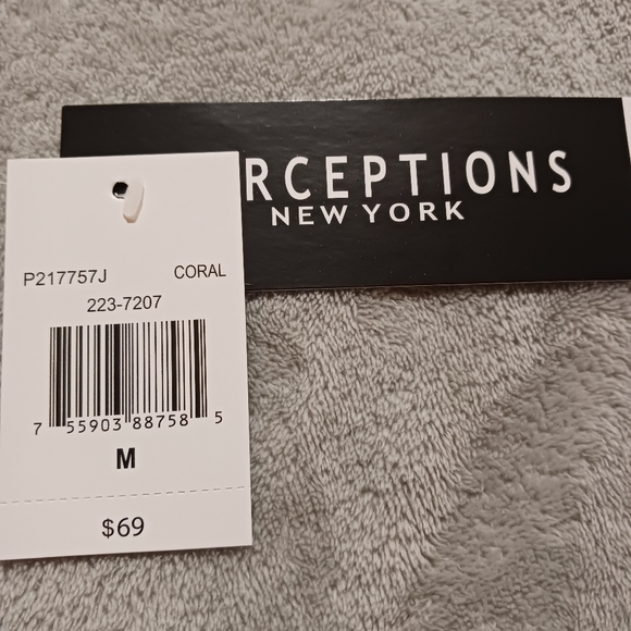 Dress - Picture 3 of 4